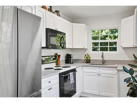 8102 N Dana Avenue Portland OR 97203
