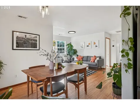 8102 N Dana Avenue Portland OR 97203
