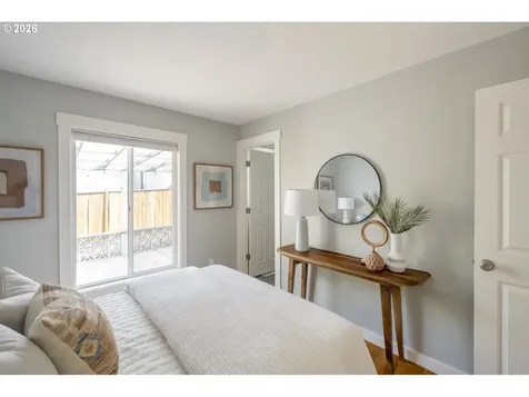 4617 SE Windsor Court Portland OR 97206
