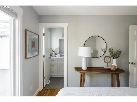 4617 SE Windsor Court Portland OR 97206