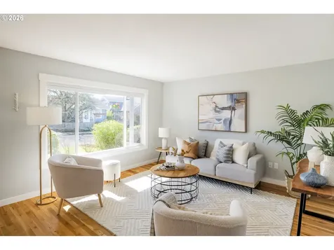 4617 SE Windsor Court Portland OR 97206