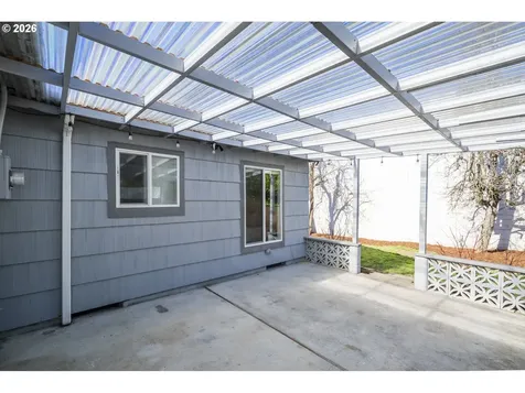 4617 SE Windsor Court Portland OR 97206