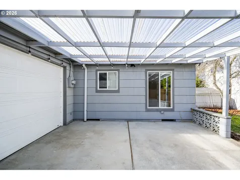 4617 SE Windsor Court Portland OR 97206
