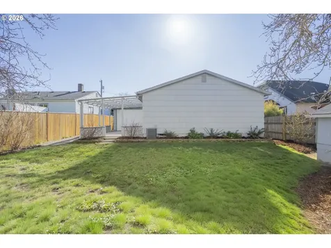 4617 SE Windsor Court Portland OR 97206