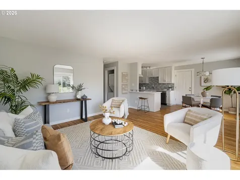 4617 SE Windsor Court Portland OR 97206