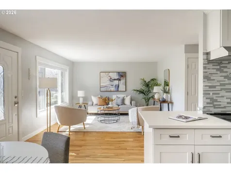 4617 SE Windsor Court Portland OR 97206