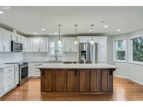 16019 SE 32nd Street Vancouver WA 98683