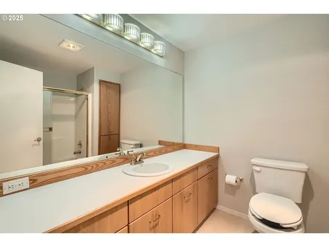 16019 SE 32nd Street Vancouver WA 98683