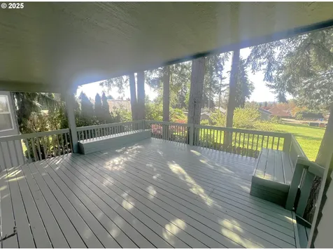 16019 SE 32nd Street Vancouver WA 98683