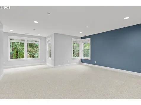 2256 Rogue Way West Linn OR 97068