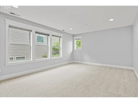 2256 Rogue Way West Linn OR 97068