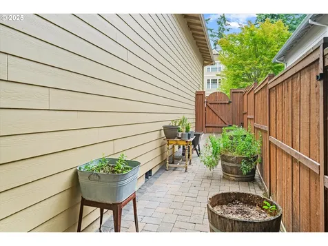 2256 Rogue Way West Linn OR 97068