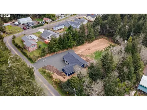 91512 Grinnell Lane Coos Bay OR 97420