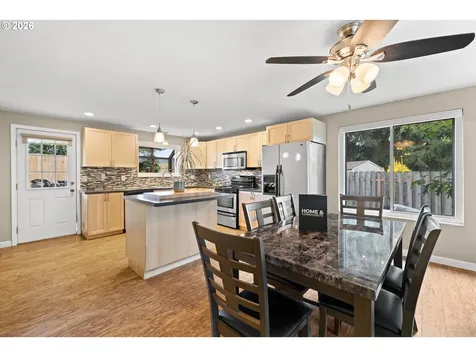 1128 SE Fir Grove Loop Hillsboro OR 97123