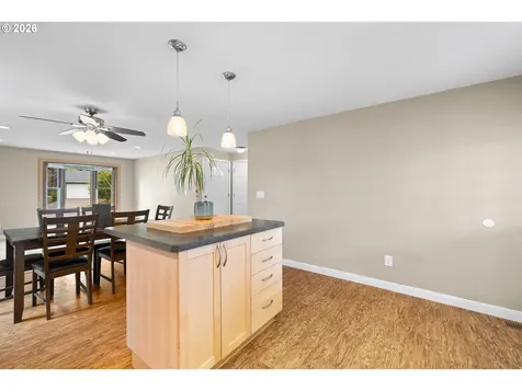 1128 SE Fir Grove Loop Hillsboro OR 97123
