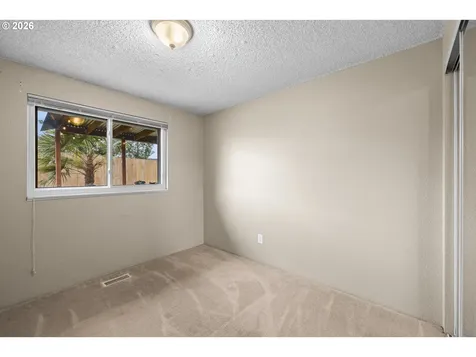 1128 SE Fir Grove Loop Hillsboro OR 97123