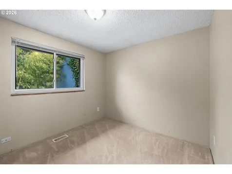 1128 SE Fir Grove Loop Hillsboro OR 97123