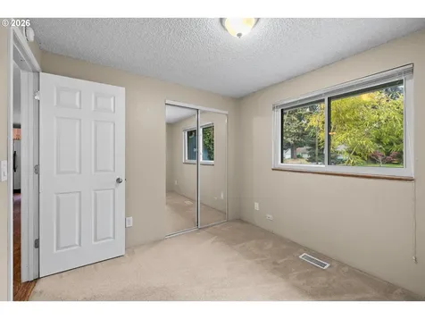1128 SE Fir Grove Loop Hillsboro OR 97123