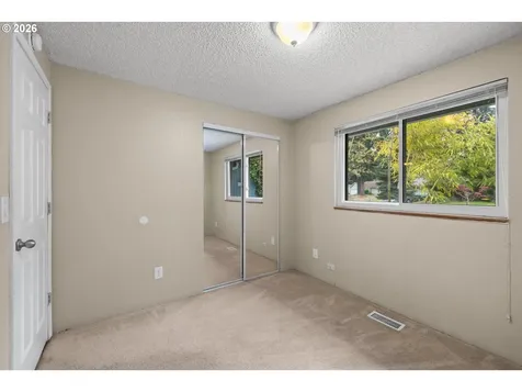 1128 SE Fir Grove Loop Hillsboro OR 97123