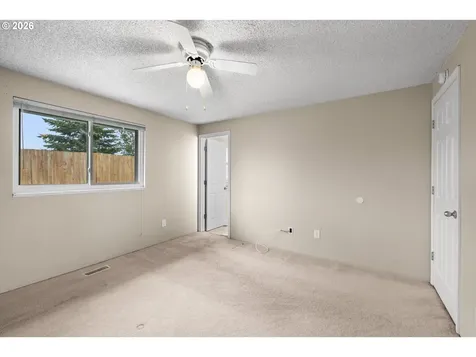 1128 SE Fir Grove Loop Hillsboro OR 97123