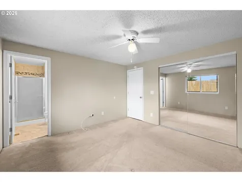 1128 SE Fir Grove Loop Hillsboro OR 97123