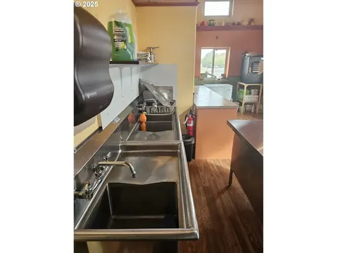 995 3rd Street North Powder OR 97867