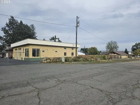 995 3rd Street North Powder OR 97867