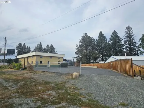 995 3rd Street North Powder OR 97867