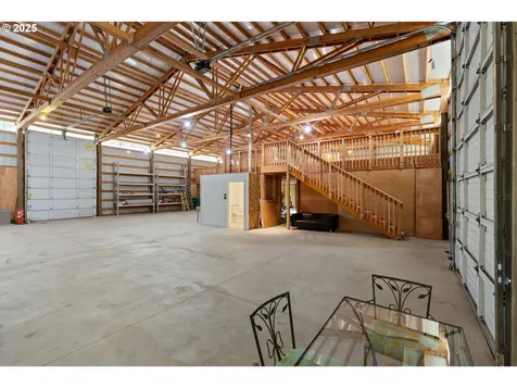 21805 Boones Ferry Road NE Aurora OR 97002