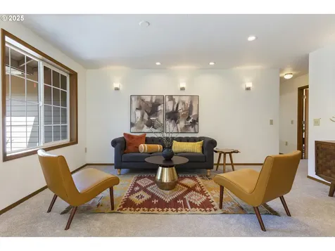 21805 Boones Ferry Road NE Aurora OR 97002