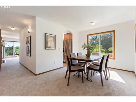 21805 Boones Ferry Road NE Aurora OR 97002