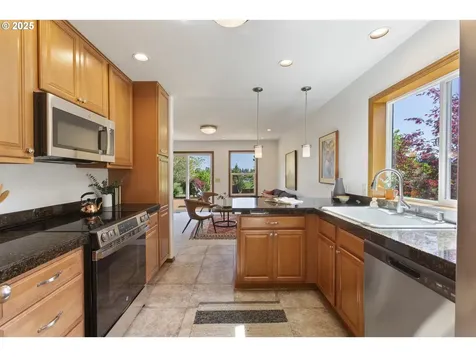 21805 Boones Ferry Road NE Aurora OR 97002