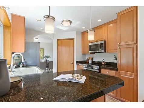 21805 Boones Ferry Road NE Aurora OR 97002