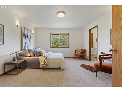 21805 Boones Ferry Road NE Aurora OR 97002