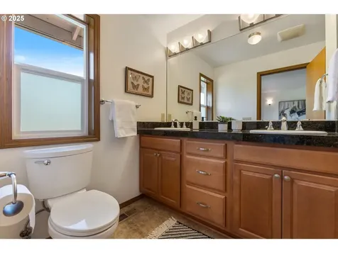 21805 Boones Ferry Road NE Aurora OR 97002