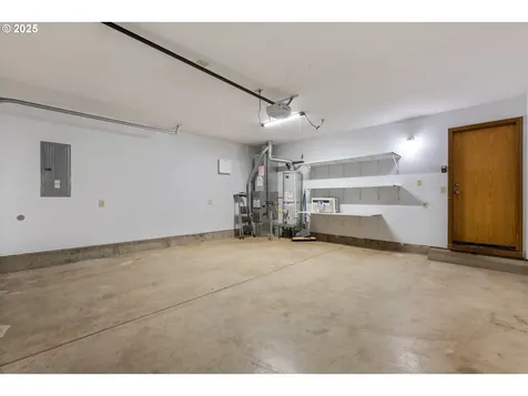 21805 Boones Ferry Road NE Aurora OR 97002