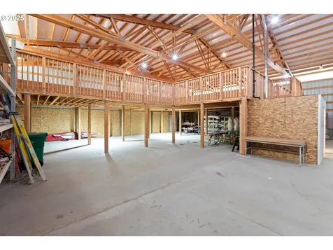 21805 Boones Ferry Road NE Aurora OR 97002