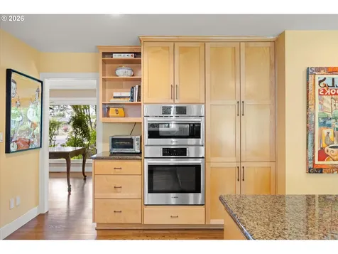 10640 SW Hawthorne Lane Portland OR 97225