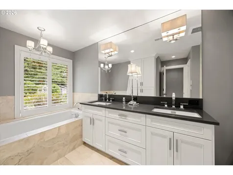 10640 SW Hawthorne Lane Portland OR 97225