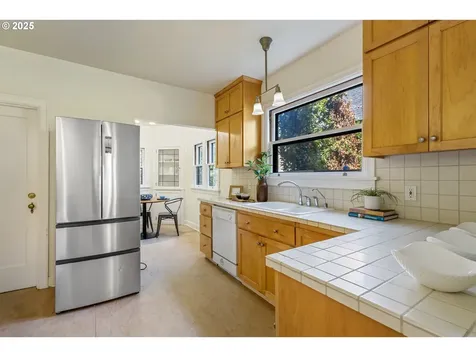 2943 NE 14th Avenue Portland OR 97212