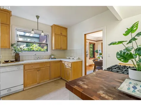2943 NE 14th Avenue Portland OR 97212