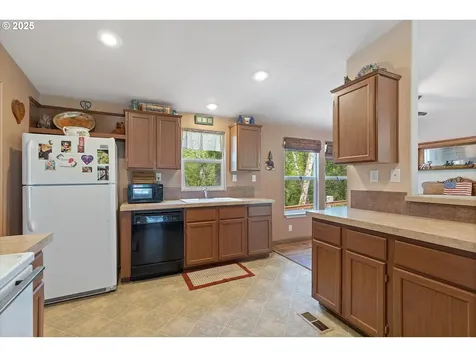 573 N Boulder Creek Drive Otis OR 97368