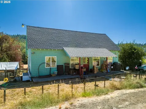 1745 Rifle Range Road Roseburg OR 97470