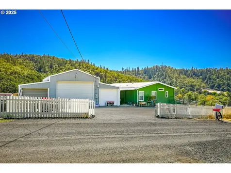 1745 Rifle Range Road Roseburg OR 97470