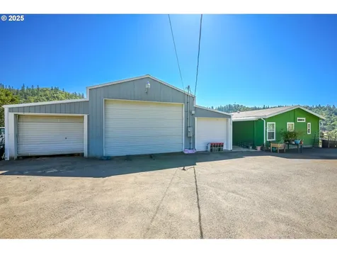 1745 Rifle Range Road Roseburg OR 97470
