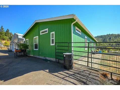 1745 Rifle Range Road Roseburg OR 97470