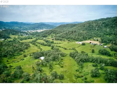 1745 Rifle Range Road Roseburg OR 97470