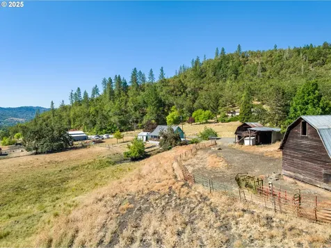 1745 Rifle Range Road Roseburg OR 97470