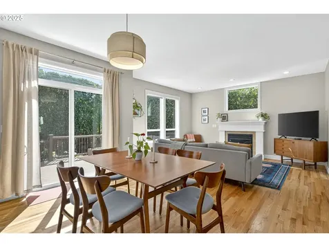 8234 SW 10th Avenue Portland OR 97219