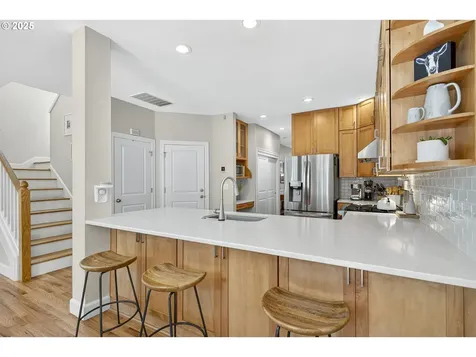 8234 SW 10th Avenue Portland OR 97219